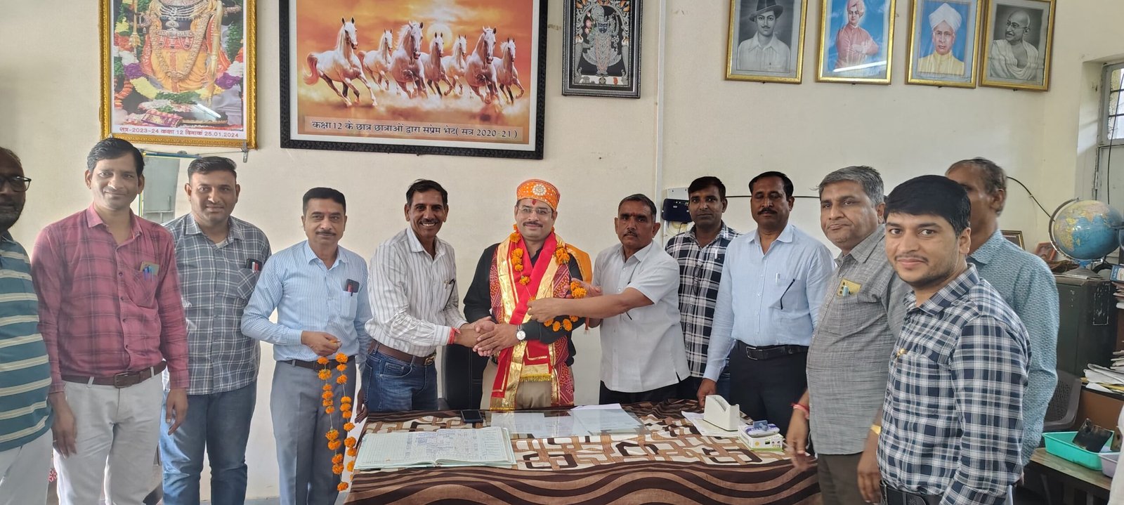 धुणी माता विद्यालय में सुनील मंडोवरा का अभिनंदन, जिला शैक्षिक सम्मेलन पर चर्चाघासा