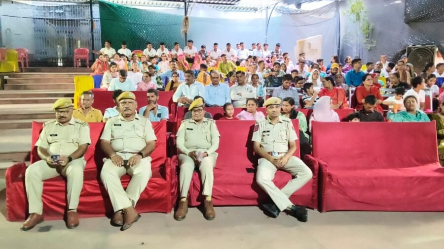 उदयपुर पुलिस का अनूठा प्रयास: पुलिस परिवारों के सम्मान में आयोजित हुई जादूगर आंचल की जादुई शा
