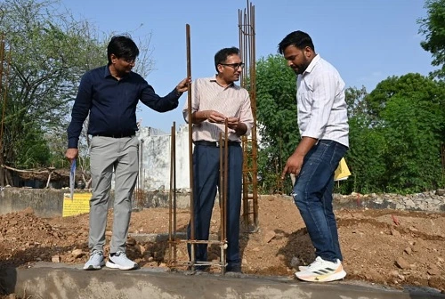 घासा दौरे पर जिला कलेक्टर गौरव अग्रवाल ने सुनी ग्रामीणों की समस्याएं, लापरवाही पर अधिकारियों को लगाई फटकार