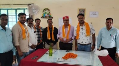 नव पदभार ग्रहण पर शिक्षा अधिकारियों का मेवाड़ी पगड़ी से स्वागत, राजस्थान शिक्षक संघ (अंबेडकर) ने किया अभिनंदन