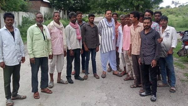 पलाना कलां के कुमारिया बस्ती में राम रसोड़े के लिए विधायक ने दिए 10 जीआई (लोहे की) शीट, निर्माण कार्य शुरू