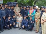 रक्षाबंधन पर पुलिसकर्मियों ने बंधवाया रक्षासूत्र, दिया सड़क सुरक्षा का संदेश
